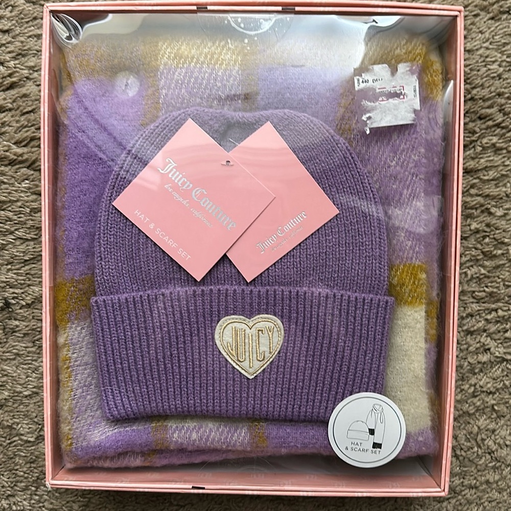Juicy couture, two-piece scarf and sweater cap